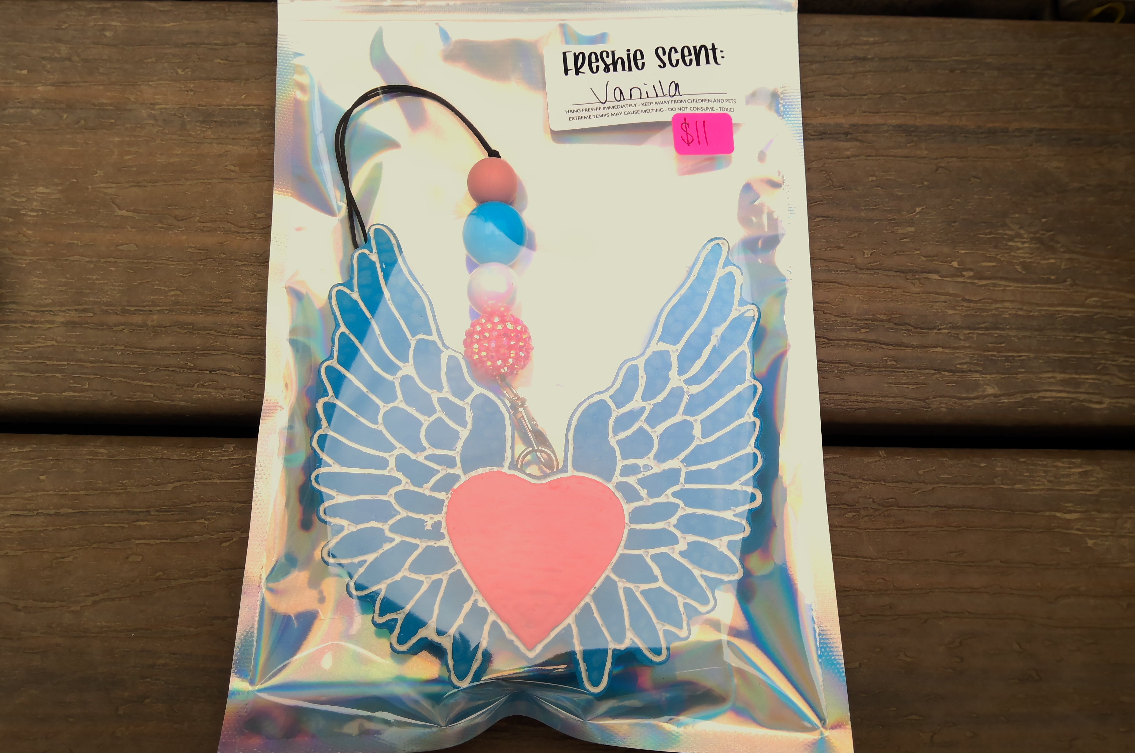 Vanilla Heart and wings Freshie